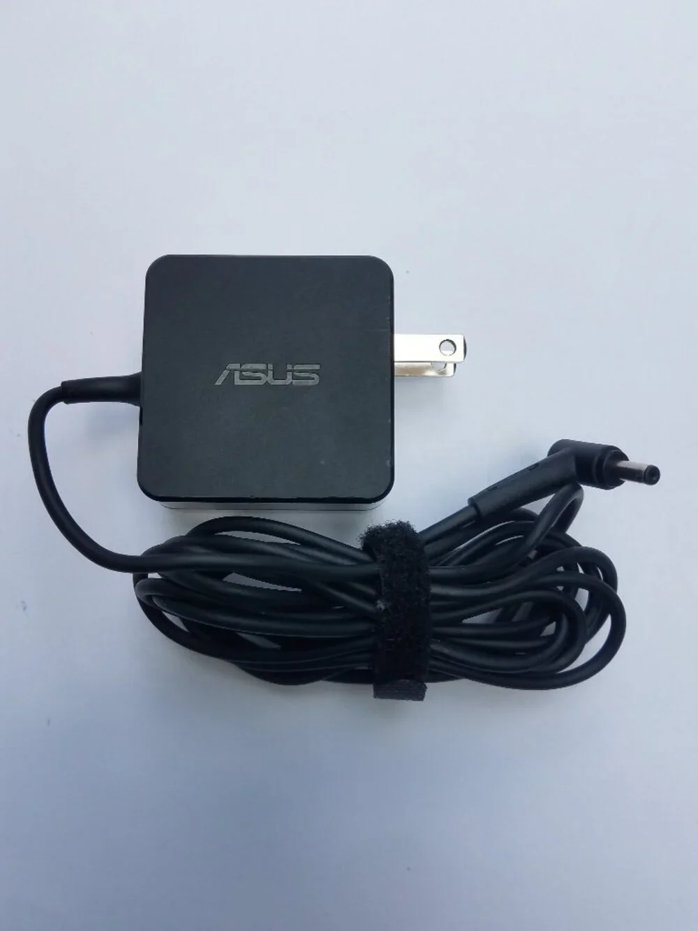 Asus AD890326 - 33W 19V 1.75A 4.0mm x 1.35mm AC Adapter Charger for VivoBook